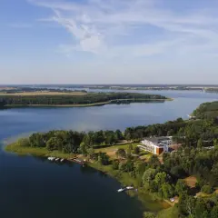 Ostrowo nad Jeziorem Powidzkim: Odkryj idealny urlop nad czystą wodą