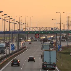 Autostrada: Poznaj zasady, uniknij mandatu i jedź bezpiecznie