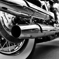 Jak zrobić strzały z wydechu w motocyklu bez ryzyka uszkodzeń