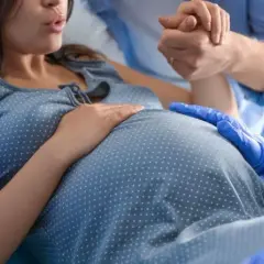 Objawy zbliżającego się porodu: Kiedy jechać do szpitala?
