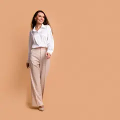 Co ubrać do beżowych spodni, aby wyglądać stylowo i modnie?