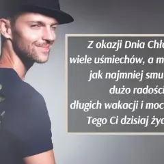 Dzień Chłopaka (30.09): Śmieszne życzenia SMS i rymowanki rozbaw go!