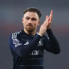 Zaskakujące zarobki Matty'ego Casha w Aston Villa i inne dochody
