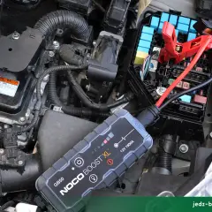 Toyota Auris Hybrid nie odpala? Akumulator 12V, kluczyk: Rozwiąż!