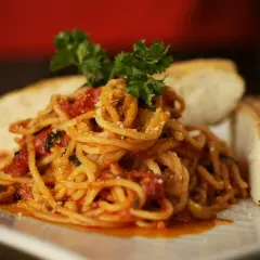 Prosty przepis na spaghetti z passatą, który zachwyci Twoje kubki smakowe