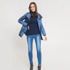 Najlepsze outfity na ognisko: komfort i styl na każdą pogodę