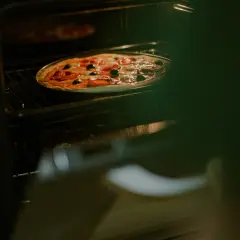 Jak idealnie piec pizzę Donatello - temperatura i czas pieczenia