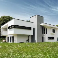 Was kostet ein Fertighaus mit Keller? Kosten und wichtige Faktoren