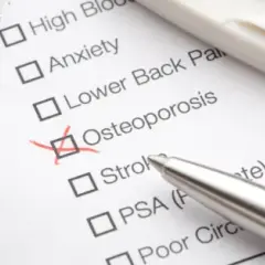 Jak wygląda badanie na osteoporozę? Poznaj kluczowe informacje i etapy