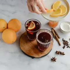 Jak pić grzańca, aby w pełni cieszyć się jego smakiem i aromatem