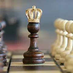 Gambit w szachach: Co to jest i jak wykorzystać jego moc?
