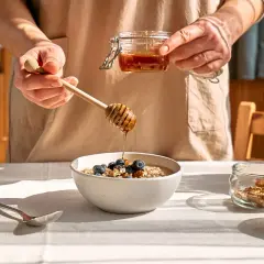 Miód biały jak smalec - smak, właściwości i zastosowanie w kuchni