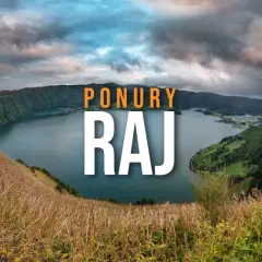 Widok na jezioro w kraterze wulkanicznym, zielone wzgórza i burzowe chmury. Idealne miejsce, by zastanowić się, kiedy lecieć na Azory.