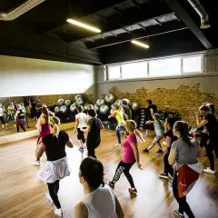Powerfit Zawiercie: Czy to Twój idealny klub? Siłownia, Fitness, Squash