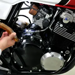 Motul 5100 vs 7100 – który olej motocyklowy zapewni lepszą ochronę?