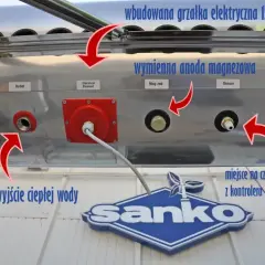 Schemat instalacji solarnej: podłączenie kolektora słonecznego do bojlera. Widoczne wyjście ciepłej wody, grzałka elektryczna, anoda magnezowa i miejsce na czujnik temperatury.