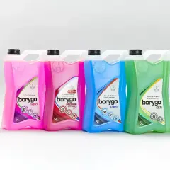 Cztery kanistry płynu chłodniczego Borygo: różowy, różowy, niebieski i zielony. Czy można mieszać Borygo z Petrygo? Sprawdź etykiety!