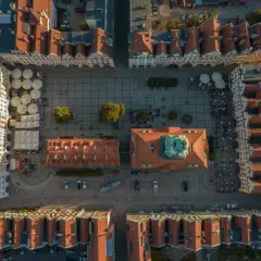 Jelenia Góra atrakcje: Odkryj bramę Karkonoszy i Dolinę Pałaców!