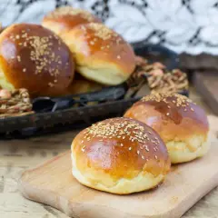 Mini bułki do burgerów: Gdzie kupić idealne? Przewodnik.