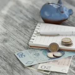 Ile wynosi renta socjalna z MOPS? Prawda o wysokości świadczenia
