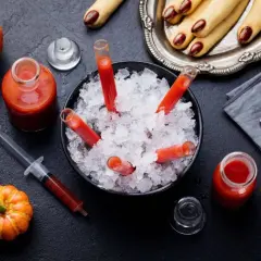 Sztuczna krew DIY: tanie i bezpieczne przepisy na makijaż Halloweenowy