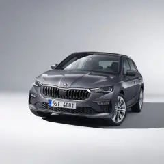 Szara Skoda Scala prezentuje się elegancko. Sprawdź atrakcyjną skoda scala cena i wybierz swój wymarzony samochód.