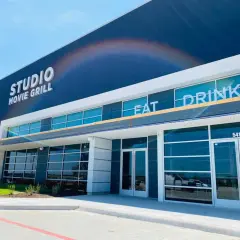 Studio Movie Grill w Polsce? Odkryj luksusowe kina z jedzeniem!