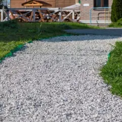 Czym utwardzić podjazd: najlepsze materiały i ich wady