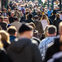Łeba ile mieszkańców - zaskakujące zmiany w populacji latem