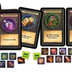 Karty z gry "Labyrinthos": Amulet Jasności, Księga Życia, Pierścień Pecha, Serce Otchłani. Każda karta to ścieżki przeznaczenia w grze.
