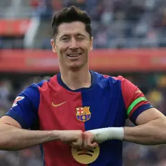 Robert Lewandowski, jeden z najlepszych strzelców reprezentacji narodowych, w koszulce Barcelony.