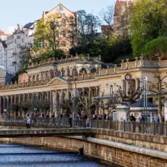 Gdzie zjeść w Karlowych Warach? Najlepsze restauracje i smaki