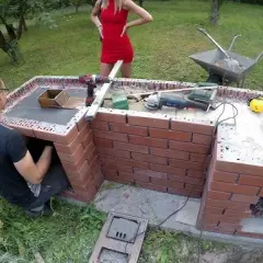 Jak zbudować grill własnej roboty tanio i kreatywnie w ogrodzie