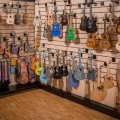 Ukulele tenorowe czy koncertowe - wszystko co musisz wiedzieć o wyborze