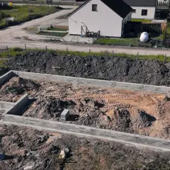 Izolacja fundamentów krok po kroku: Poradnik i koszty