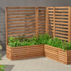 Drewniana pergola z listewek, idealna do stworzenia zielonej ściany z ziołami. Prosty sposób, jak zrobić pergolę z listewek.