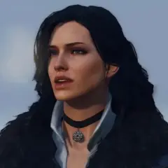 Yennefer z Vengerbergu, z naszyjnikiem z gwiazdą, wpatruje się w dal. Czy to ostatnie życzenie?