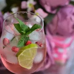 Orzeźwiające drinki z wódki cytrynowej, które zaskoczą Twoje podniebienie