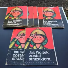 Okładki książek z ilustracją chłopca w hełmie i napisem "Jak Wojtek został strażakiem".