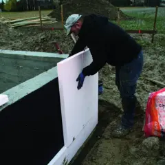 Jakiej grubości styropian na fundamenty, by uniknąć problemów?