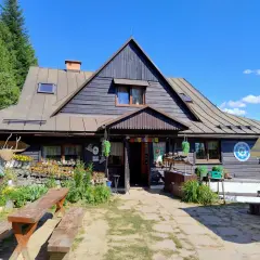 Bacówka PTTK pod Bereśnikiem: Odkryj Beskidy i Pieniny!