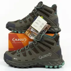 Dwa turkusowo-zielone buty trekkingowe Aku Selvatica GTX, gotowe na górskie przygody.