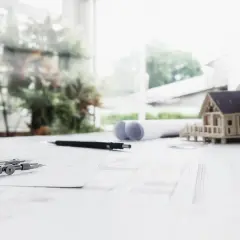 Dom na działce rolnej dla nierolnika: Legalne drogi i zmiany 2026