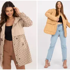 Dwie kobiety prezentują stylowe kurtki wiosenne damskie plus size. Jedna w beżowej kurtce z monogramem, druga w pikowanej, karmelowej.