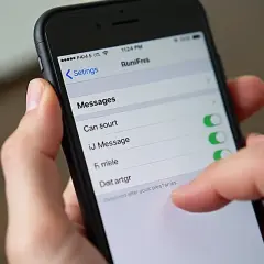 Ustawienia wiadomości na iPhonie. Dowiedz się, jak włączyć iMessage, aby wysyłać darmowe wiadomości tekstowe.