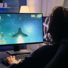 Monitory 144Hz: Zyskaj przewagę w grach! Jak wybrać i ustawić?