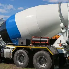 Beton z gruszki czy betoniarki - co wybrać, aby zaoszczędzić?