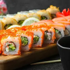 Z czym sushi smakuje najlepiej? Kompletny przewodnik po dodatkach