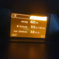 Opel Meriva 1.6 benzyna: zasięg 822 km, średnie spalanie 5.5 L/100km, temperatura 24°C.