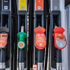 Pistolety na stacji Shell: Diesel, V-Power Diesel, V-Power 95, Racing 100. Sprawdź ceny paliw dzisiaj.